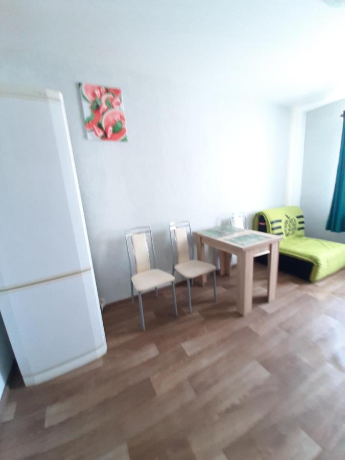 1 Комнатная На Позняках Apartment Kyiv Exterior photo